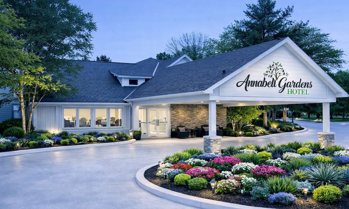 Lincoln Hotel | Annabell Gardens