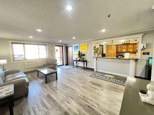 Clearfield Hotel | Antelope Inn & Suites