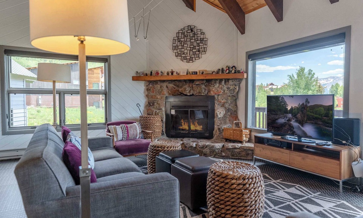 Mount Crested Butte House | Anthracite Charm, pet friendly, expansive views!