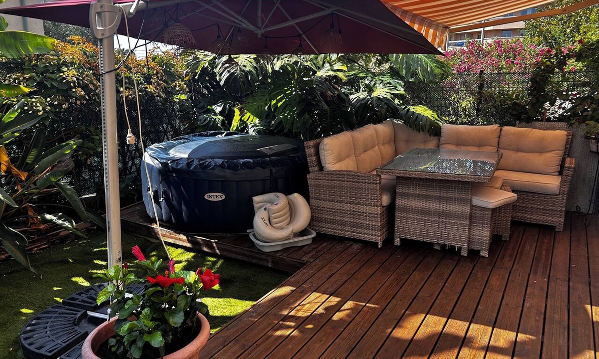 Antibes Apartment | 🌿 Antibes Centre - Private garden, New Jacuzzi, Trampoline, air conditioning & Parking