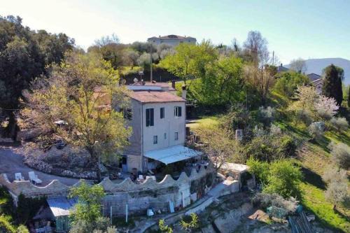 Stroncone House | Antico Leccio Green