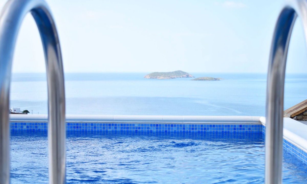 Gavrio Villa | Antigoni Villas