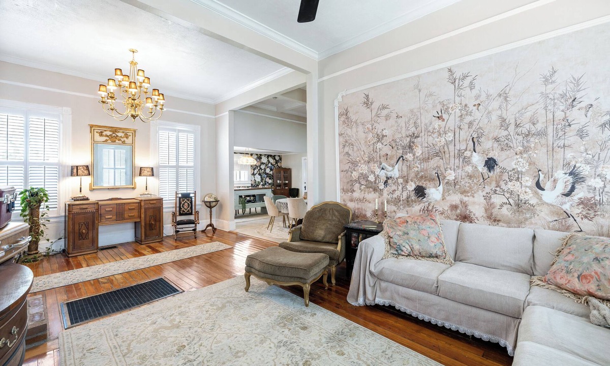 Leinkauf House | Antique charm! Spacious home in heart of Midtown