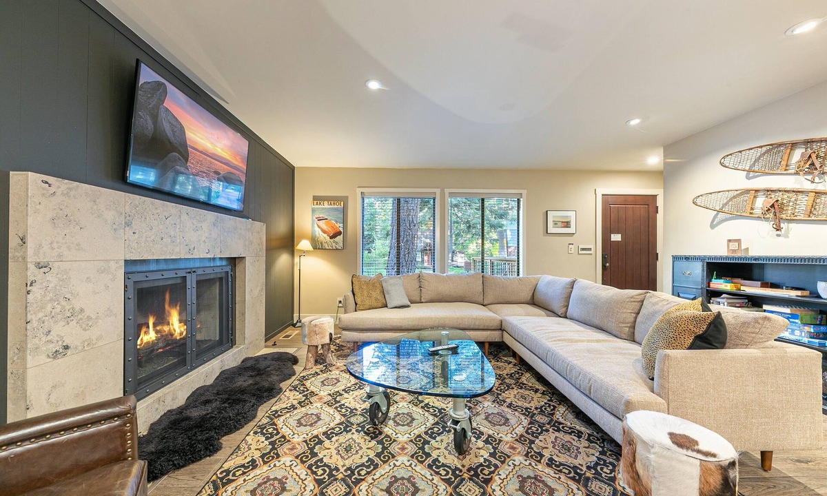Sunnyside House | Antler Cabin By Tahoe Getaways - Remodeled 2 BR in Tahoe Park - Walk to Lake