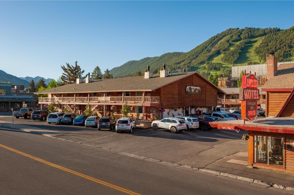 Jackson Hotel | Antler Inn