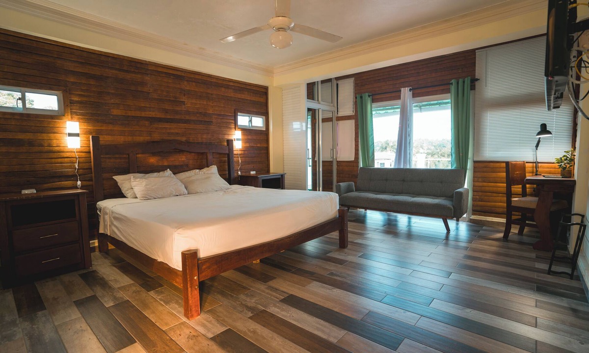 El Batey Hotel | Anton Reef