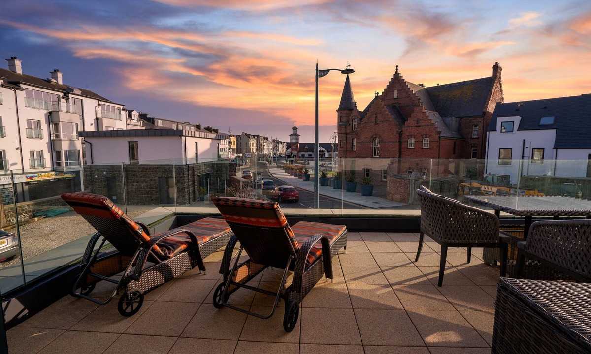 Portrush Bed & Breakfast | Antrim House Guest Rooms & Suites