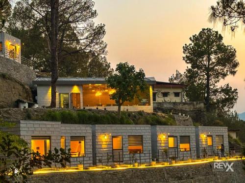 Lansdowne Hotel | Anupraas Resort