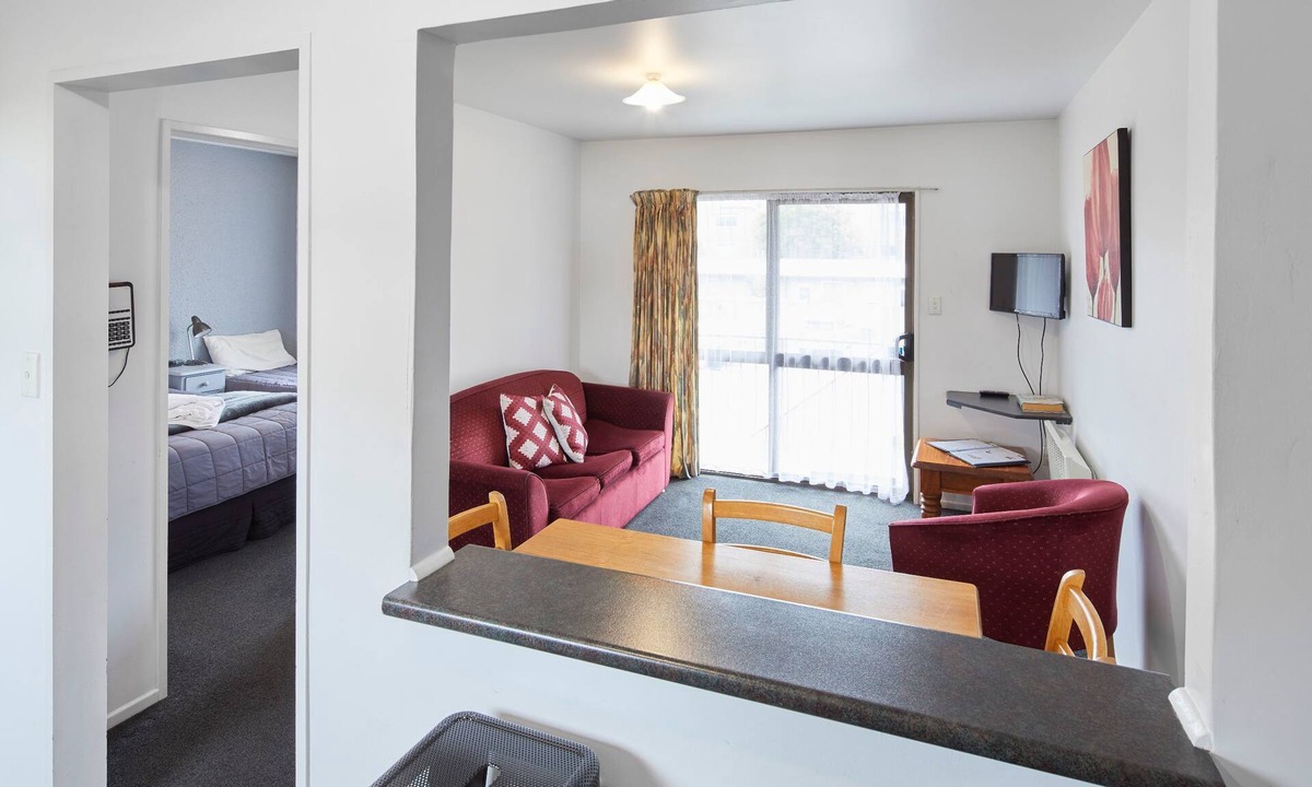 Edgeware Hotel | Aotea Motel