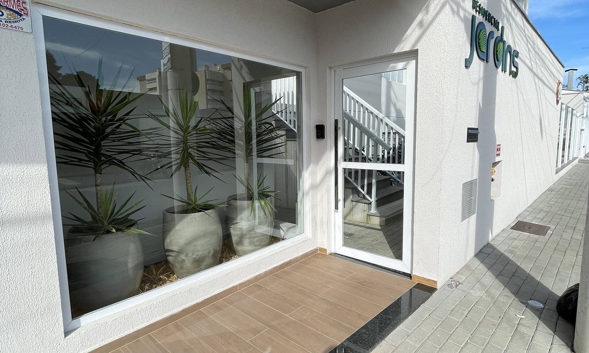 Downtown Ubatuba Apartment | Apê no Centro de Ubatuba com piscina e churras