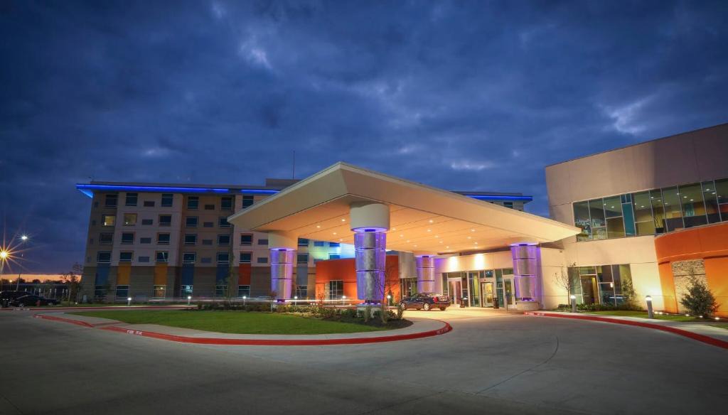 Lawton Hotel | Apache Casino Hotel