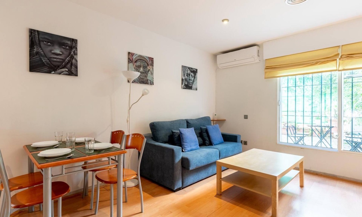 Doctor Barraquer-Grupo Renfe-Policlinico Apartment | Apartament Holi-Rent Esperanza