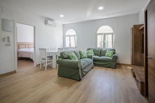 Algeciras Apartment | Apartamento centro ciudad patio cuarenta 2B