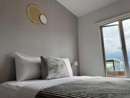 Quito Apartment | Apartamento cerca de Solca y Embajada Americana con Vista a la Ciudad GYM