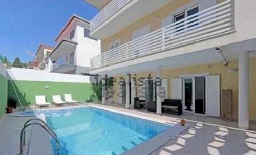 Oeiras House | Apartamento com piscina entre Lisboa e Cascais para 10 pessoas
