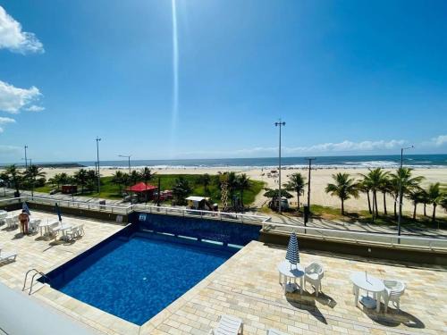 Caioba Apartment | Apartamento com varanda e vista para o mar, em frente à praia de Caiobá