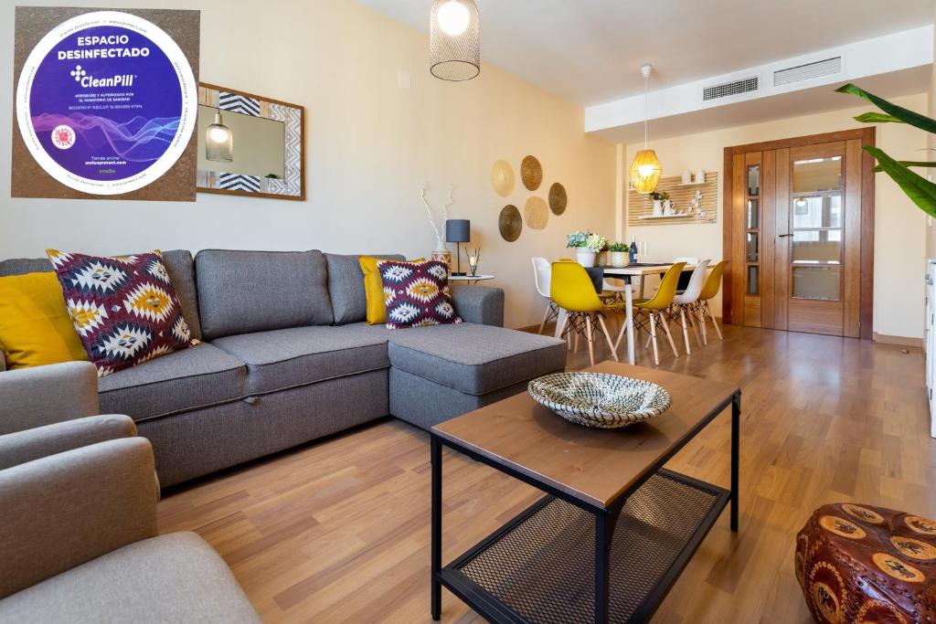 Figares Apartment | APARTAMENTO CRIS II,EMIR 1-PISCINA GYM & PARKING, parque de las ciencias