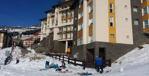 Pradollano Apartment | Apartamento Deluxe a Pie de Pista Miramar Ski