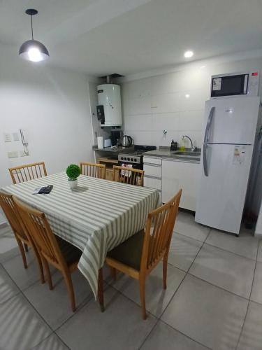 Luis Guillon Apartment | Apartamento LH Cómodo y moderno Cerca del aeropuerto Ezeiza ex fader
