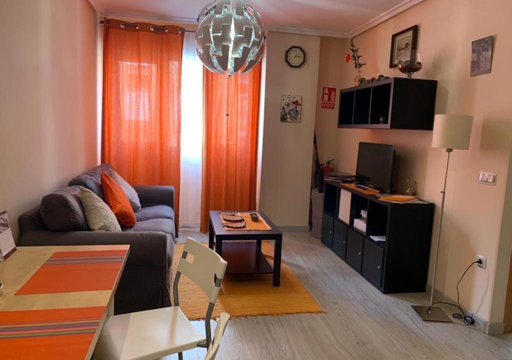 La Corredoria y Ventanielles Apartment | Apartamento Mota Los Prados-PARKING-WIFI GRATIS