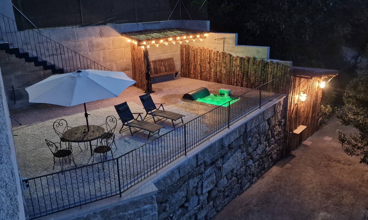 Castrelo de Mino Cabin | Apartamento Sobre el Embalse Ubicado en el Corazón del Vino Ribeiro