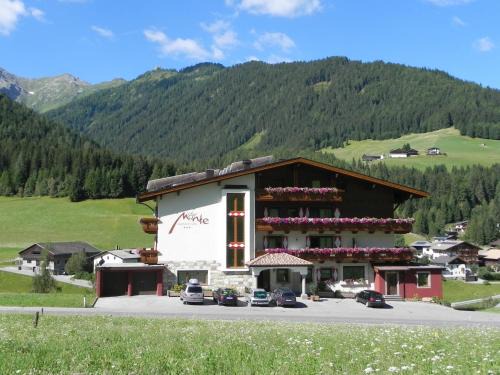 Kartitsch Apartment | Aparthotel B&B Monte