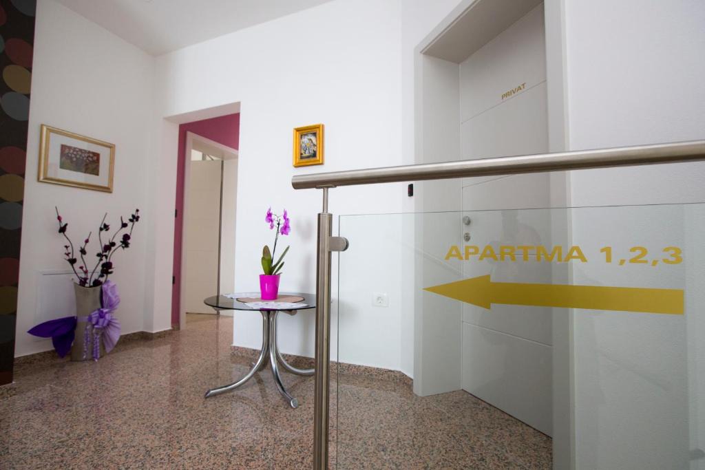 Postojna Apartment | Apartma Grže