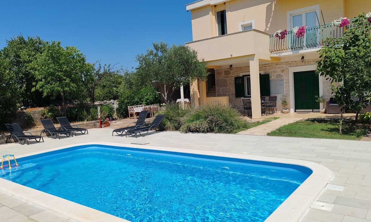 Drinovci Apartment | Apartmani Tetlo - Apartment with Pool near Krka NP