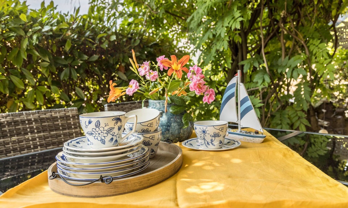 Radolfzell am Bodensee Apartment | Apartment 'Haus Auryn' with Private Terrace, Shared Garden and Wi-Fi