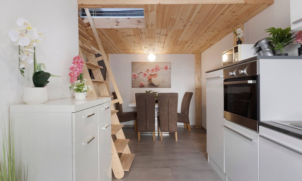 Rielasingen-Worblingen Apartment | Apartment 'Monteure Wohnung Cristina' with Private Terrace and Wi-Fi