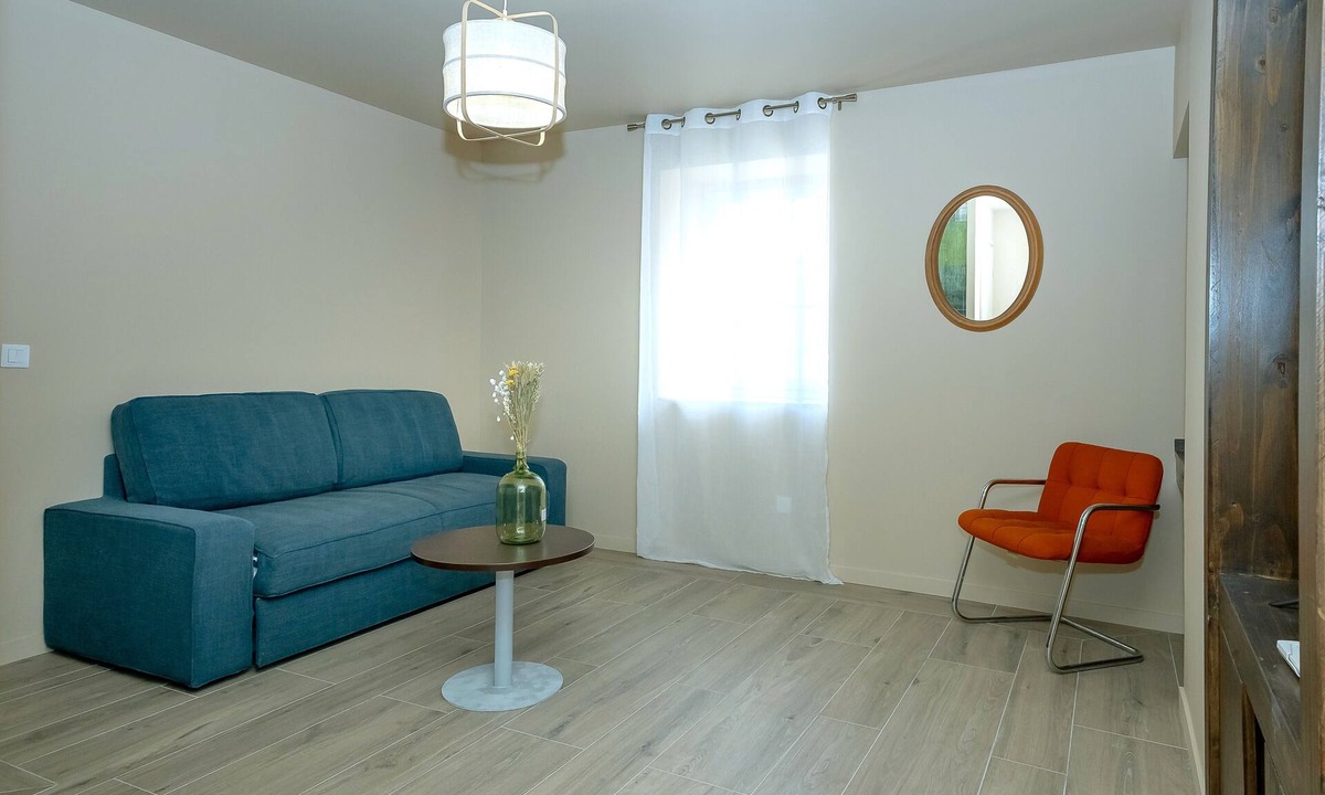Les Abrets en Dauphine Apartment | Apartment 'La Maison Du Tisserand Pa' with Wi-Fi and Air Conditioning