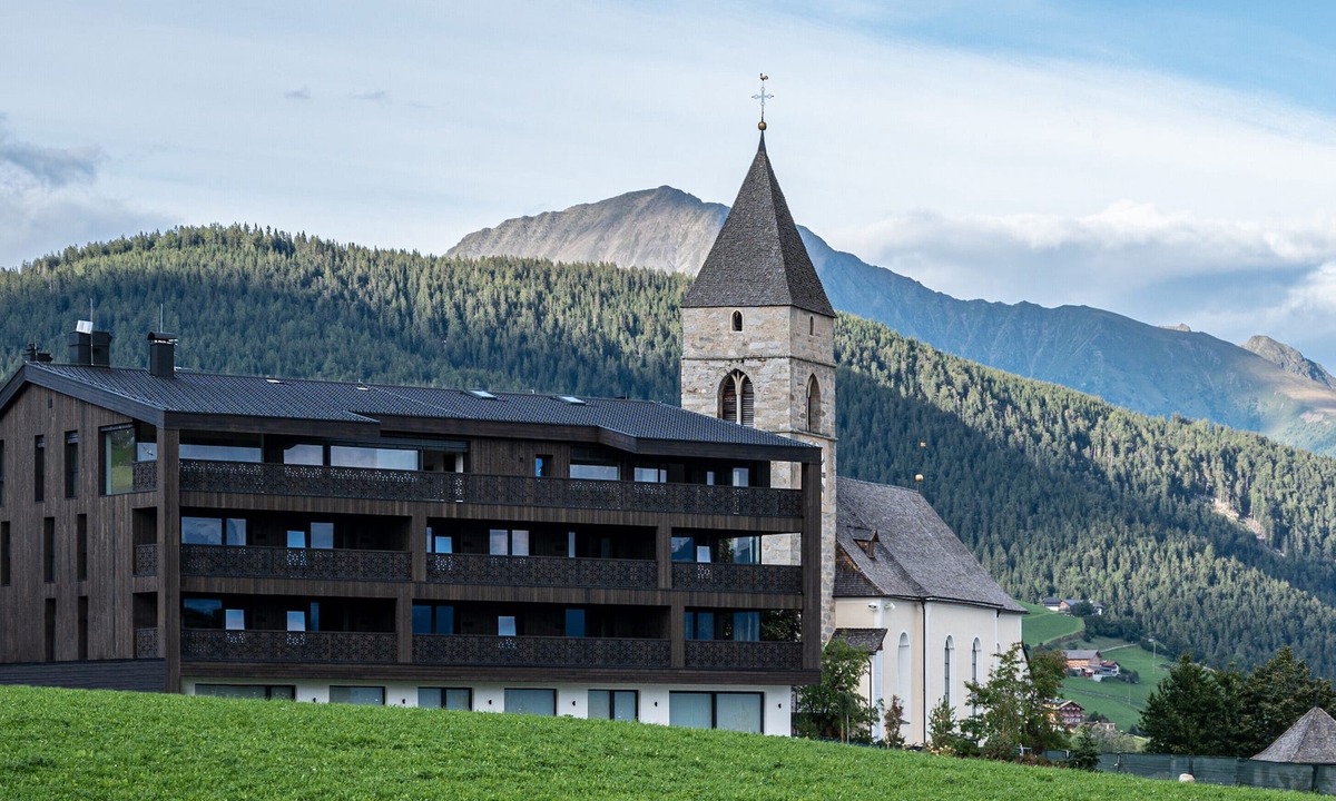 Maranza Apartment | Apartment 201 'Mountain Lodge Margit' with Private Balcony and Shared Garden