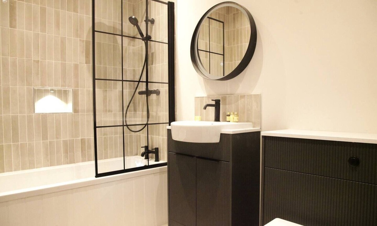 Bont Newydd Apartment | Apartment 3 Old Conservative Club in Historic Town - Pass the Keys