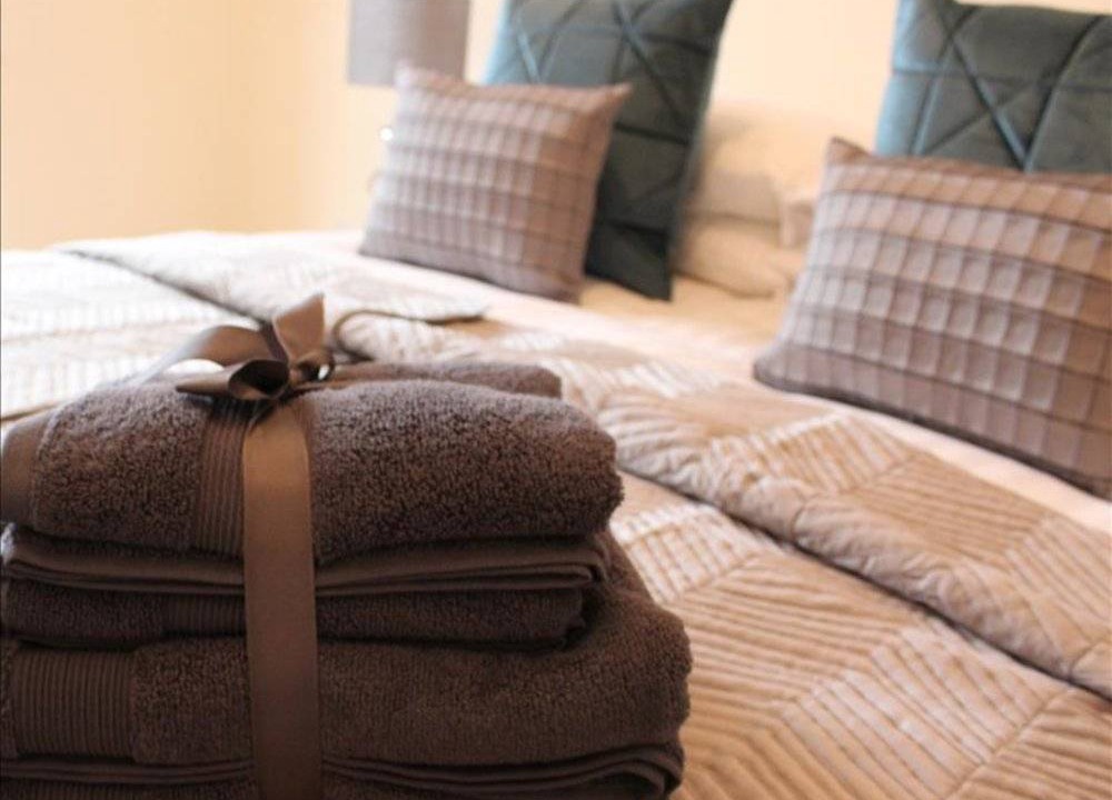 Offerton Apartment | Apartment ∙ 4 bedrooms ∙ 6 guests