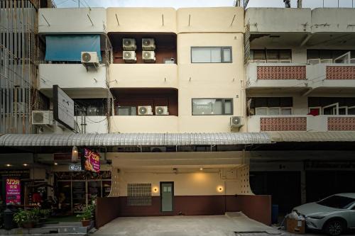 Ratchadaphisek Apartment | Apartment - 5 mins from MRT Huai Khwang
