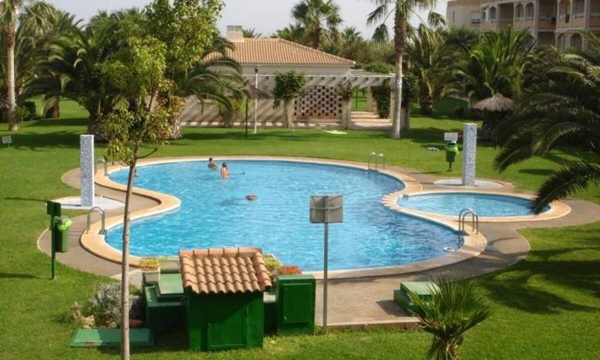 Denia Apartment | Apartment 50m from beach, air-conditioned, pool & parking