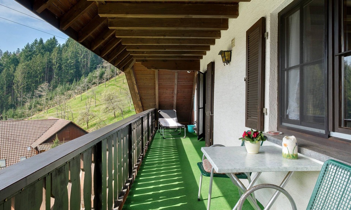 Oberharmersbach Apartment | Apartment 6 with Balcony, Barbecue Area, and Wi-Fi