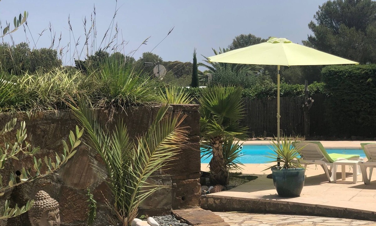 Boulouris-sur-Mer Apartment | Apartment 7 Rooms, 120 m² in villa St Raphael/Boulouris