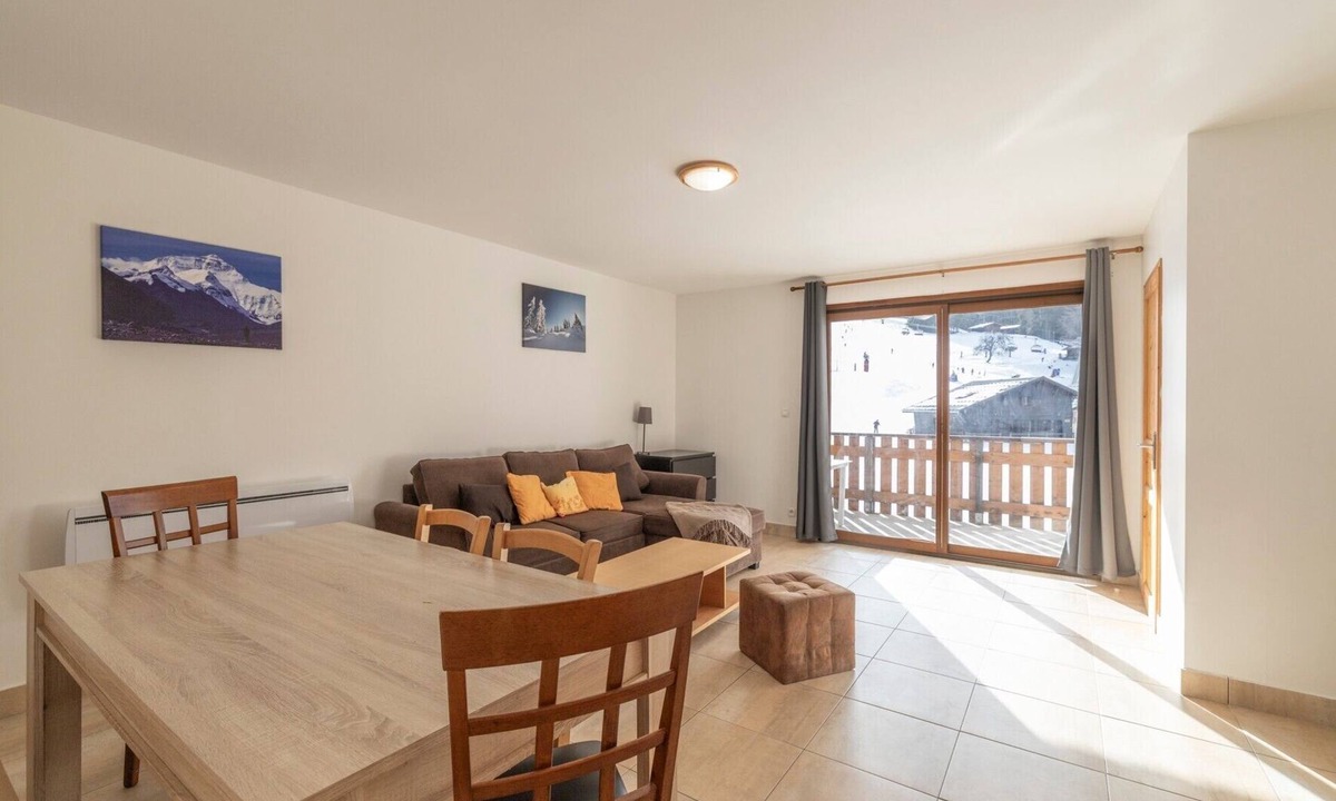 Les Esserts Apartment | Apartment '8 Guests – At the Foot of the Slopes' with Mountain View and Private Terrace