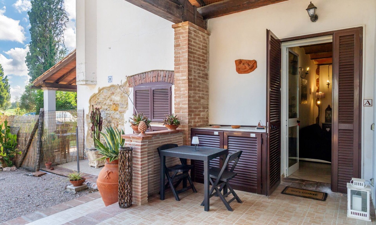 Grosseto Apartment | Apartment 'A' with Shared Garden, Wi-Fi and Air Conditioning