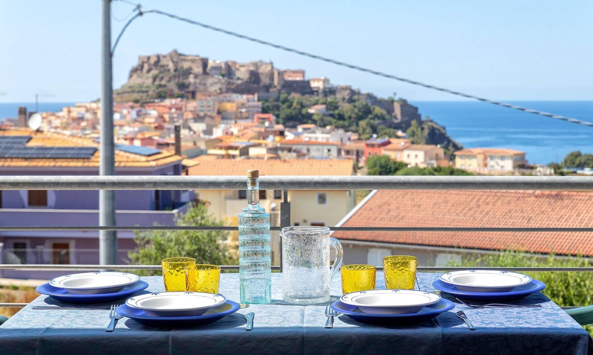 Castelsardo Apartment | Apartment 'Ad Occhi Aperti - Castelsardo' with Sea View, Wi-Fi and Air Conditioning