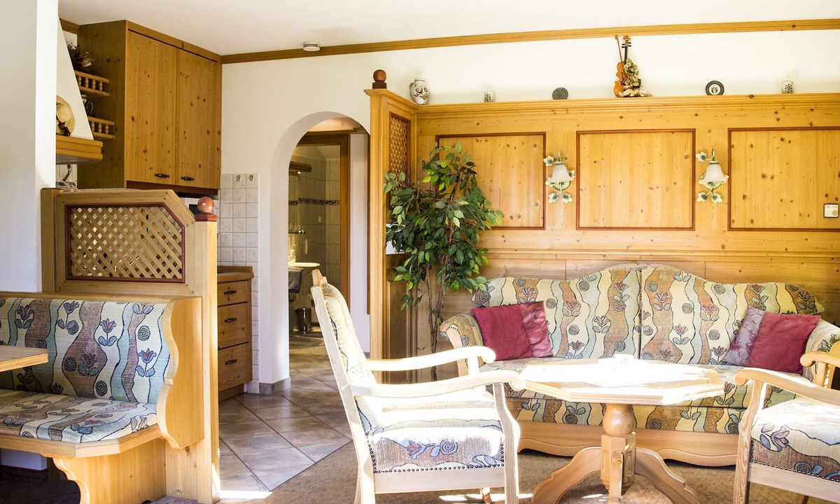 Ruhpolding Apartment | Apartment Alexander 55sqm, balcony, kitchenette, 1 bedroom, living room