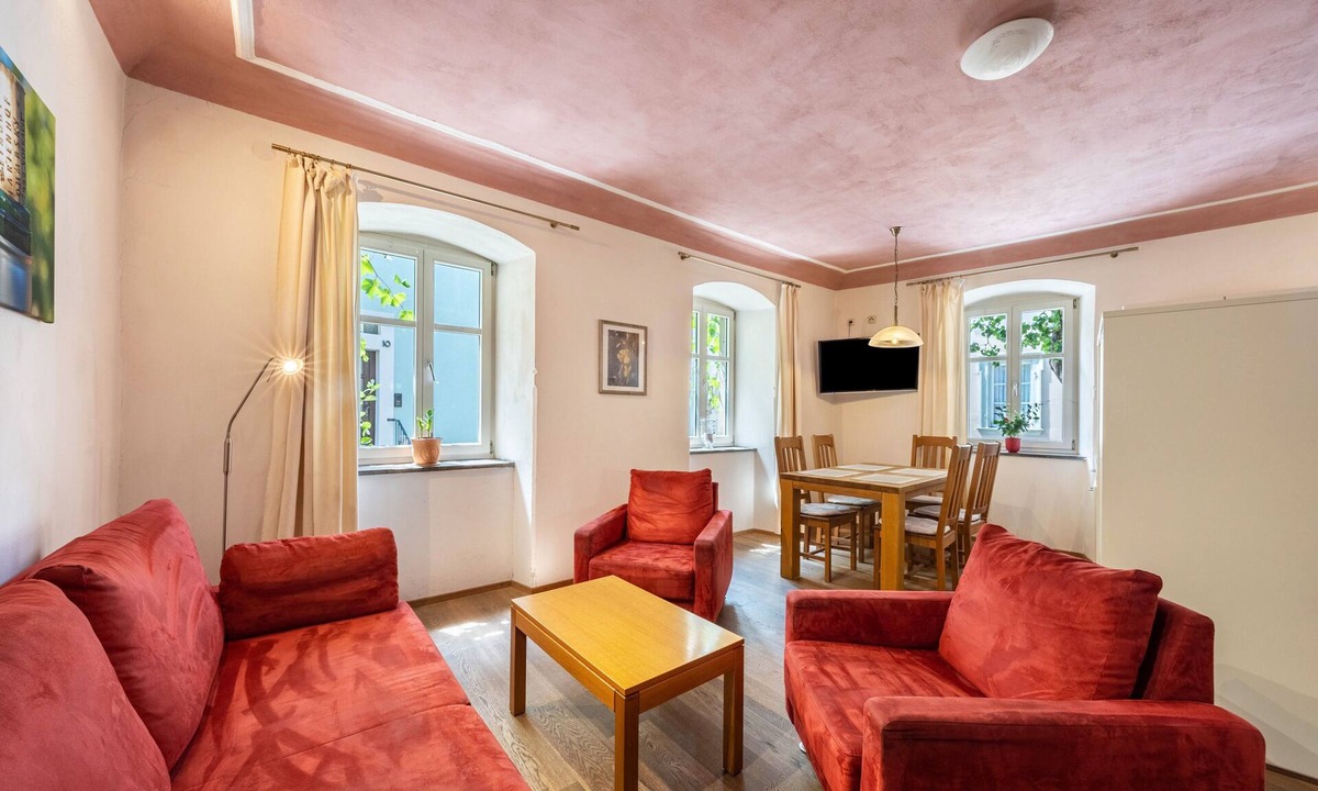 Volkach Apartment | Apartment 'Am Birnbaum' with Courtyard Seating and Wi-Fi