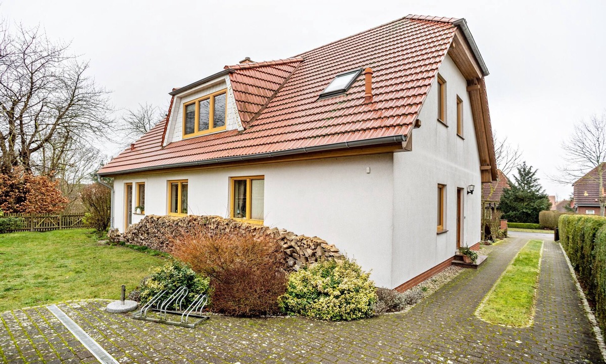 Luessow Apartment | Apartment 'am Weidenring' with Shared Garden and Wi-Fi