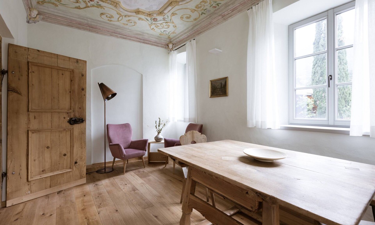 Merano Apartment | Apartment 'Ansitz Layshof Apt Hauskapelle' with Mountain View, Shared Garden and Wi-Fi