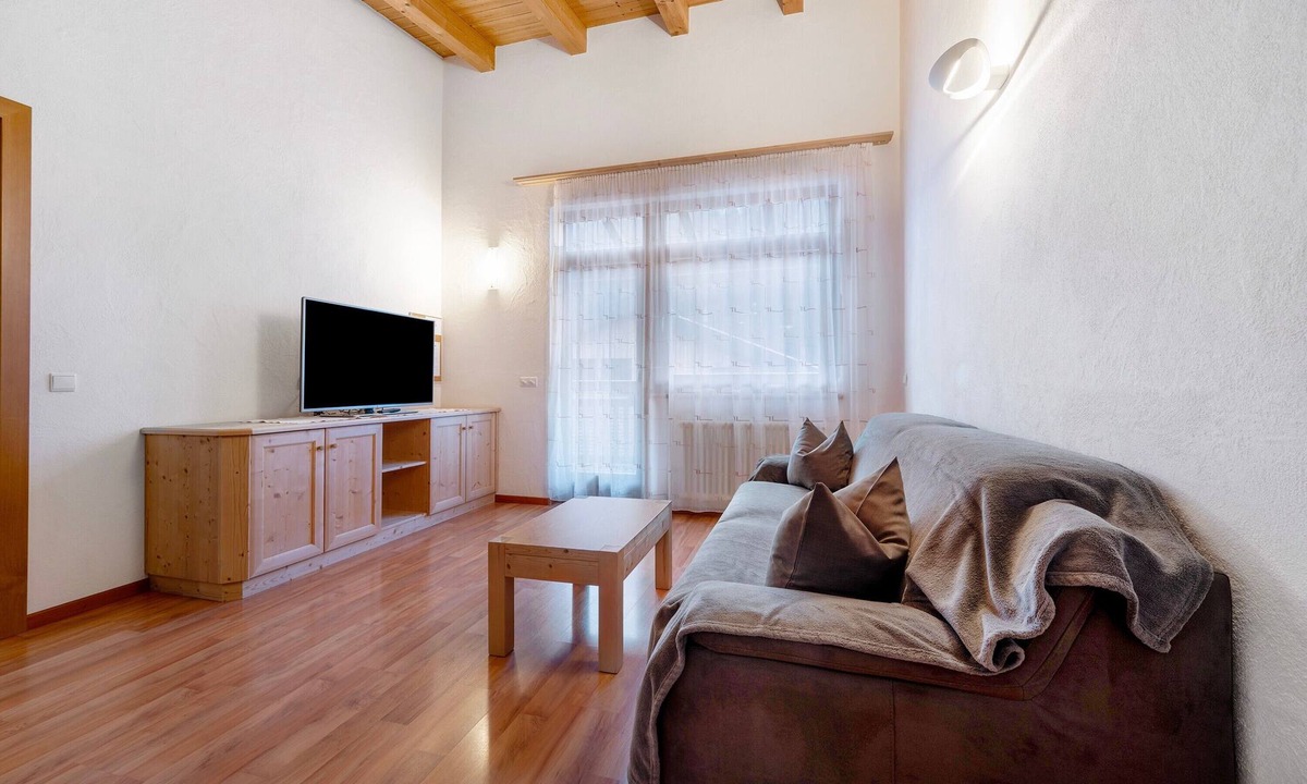 San Vigilio Apartment | Apartment 'Antersi Robbi' with Mountain View, Shared Garden and Wi-Fi