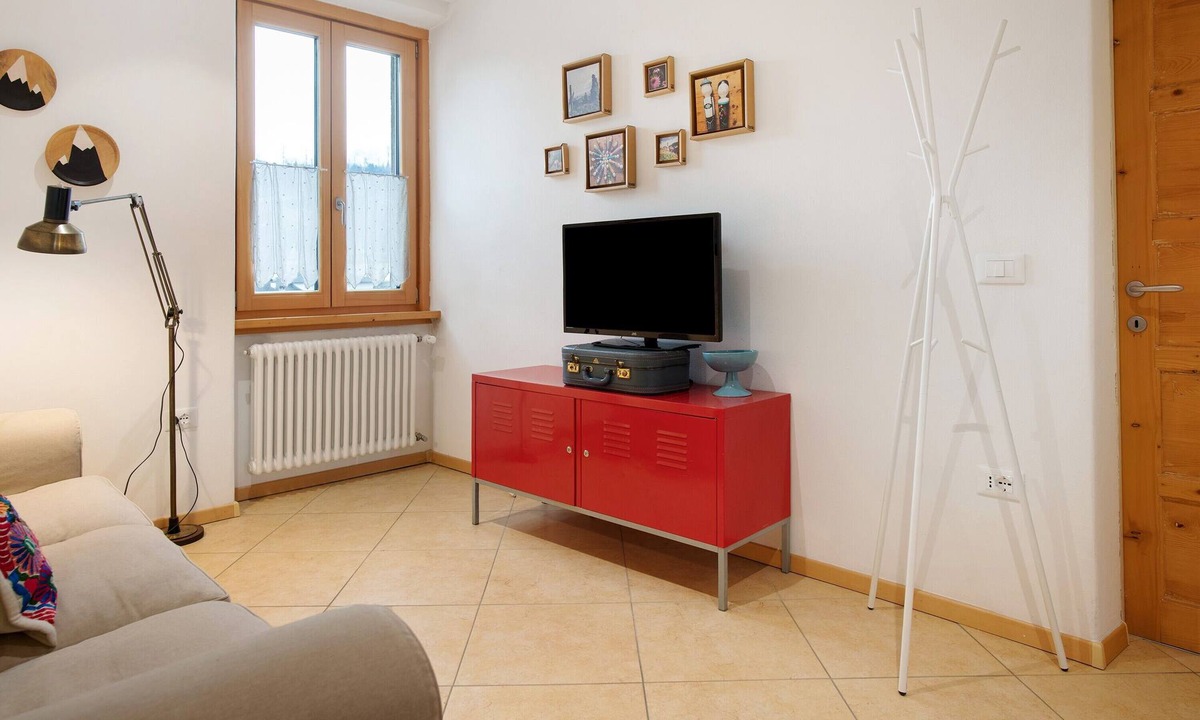 Baselga di Pine Apartment | Apartment 'Appartamento Pieve' with Mountain View and Balcony