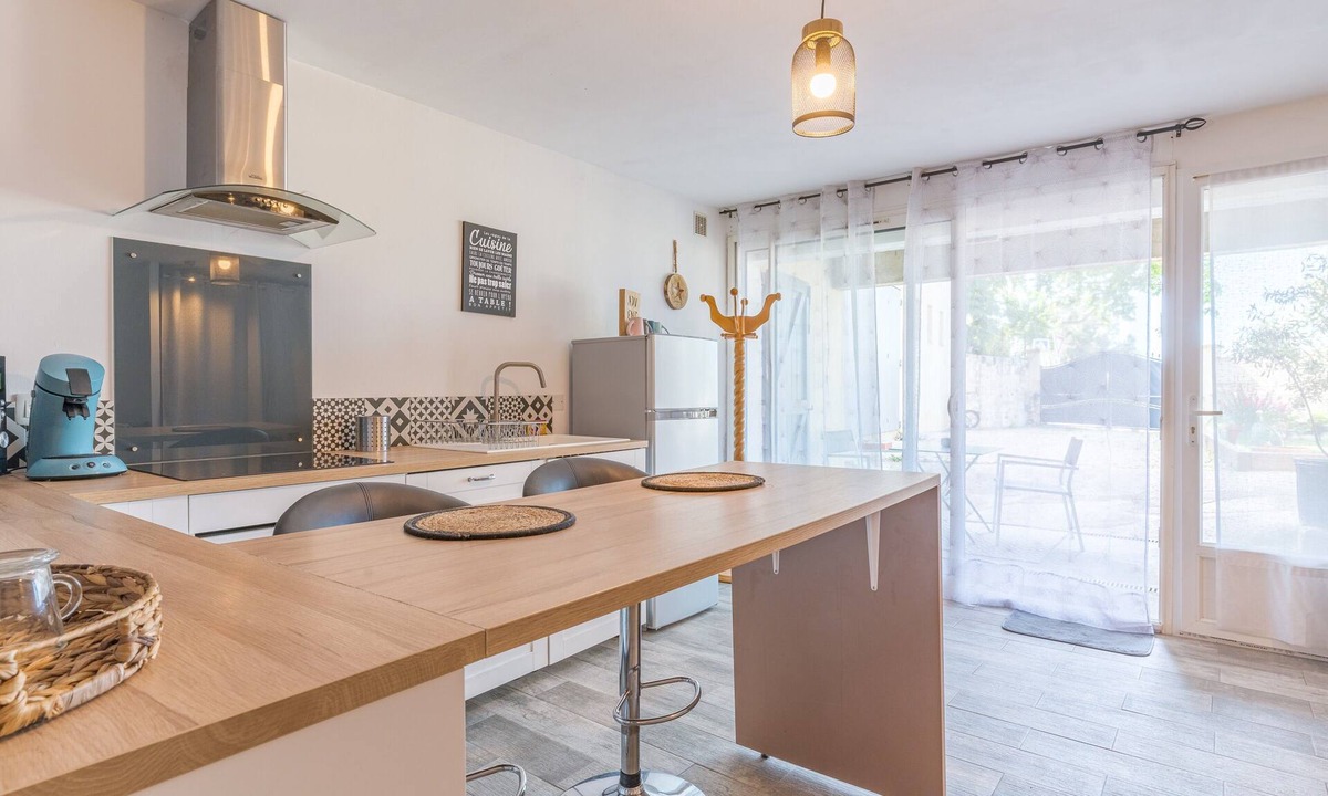 Puyloubier Apartment | Apartment “At the Foot of Sainte Victoire” with Private Terrace, Garden & Wi-Fi
