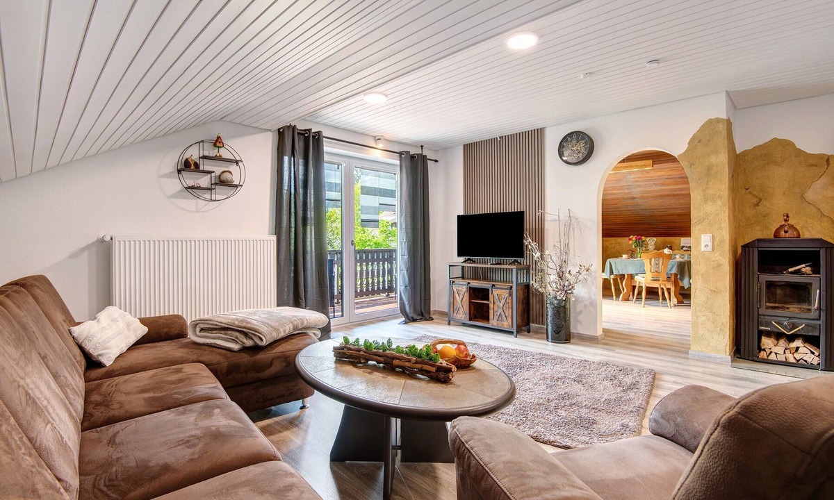Roding Apartment | Apartment 'Auenwald' with Balcony and Wi-Fi