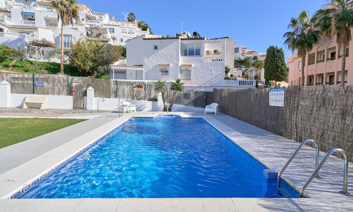 Chimenea Apartment | Apartment 'B-B Almoraide Suites' with Shared Pool, Wi-Fi and Air Conditioning